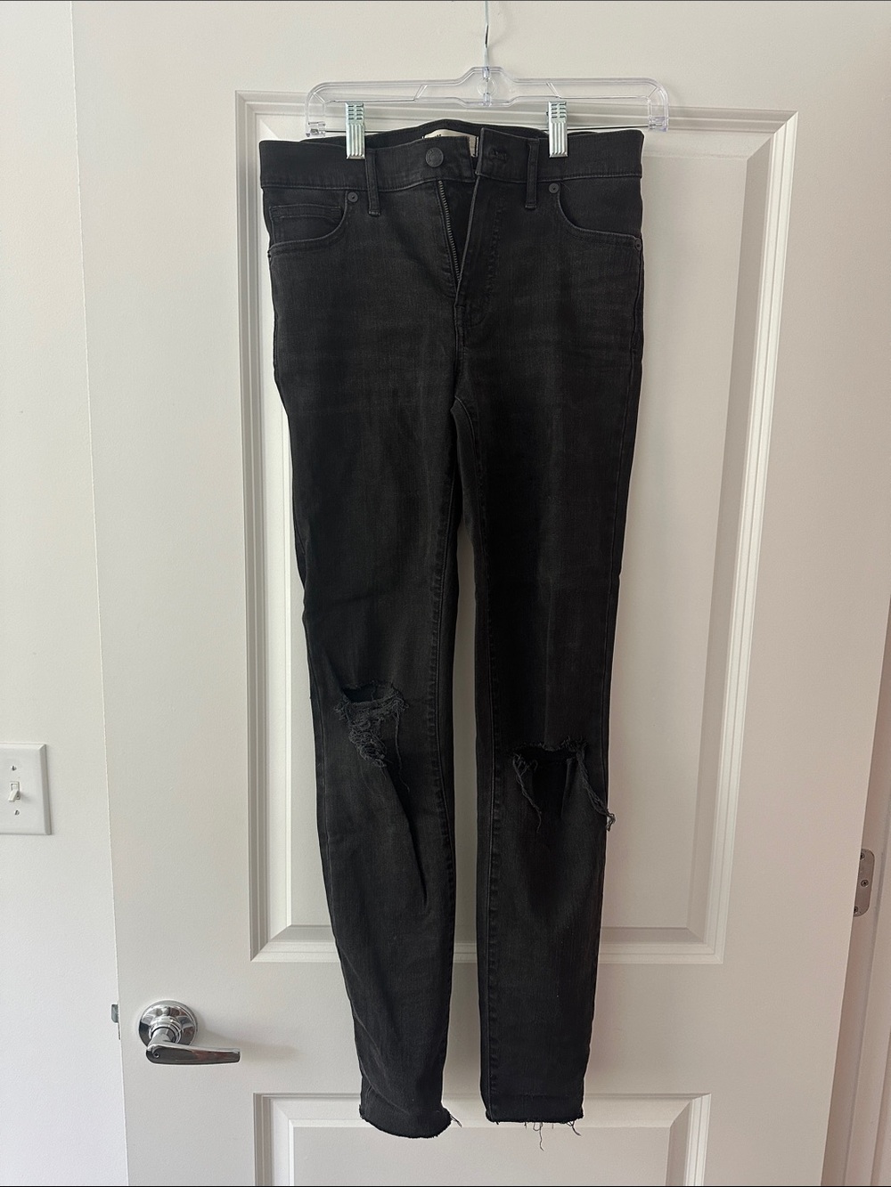 Madewell Women’s Black Distressed Skinny Jeans